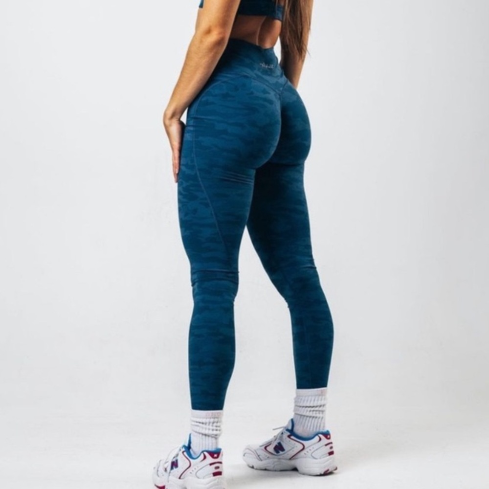 Alphalete Blue Camo Leggings